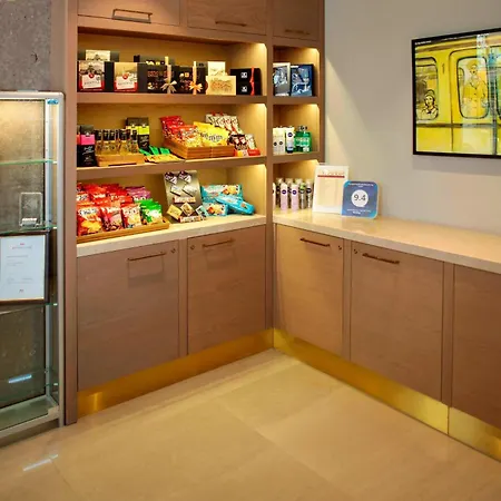 Courtyard By Marriott Center Hotel 4*