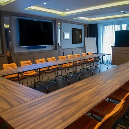 Courtyard By Marriott Center Hotel Belgrad