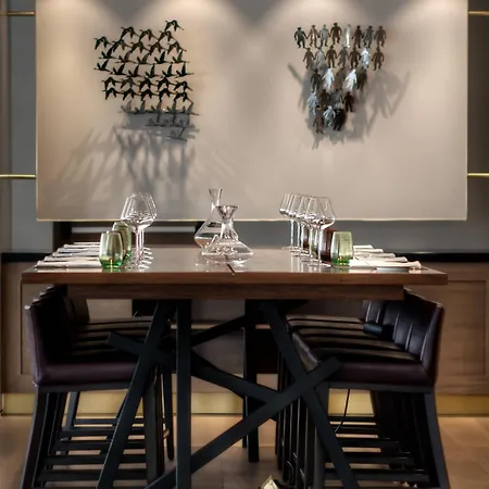 Courtyard By Marriott Center Belgrad