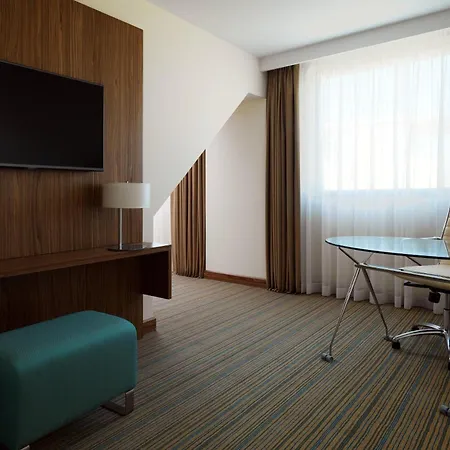 Courtyard By Marriott Center Hotel 4*
