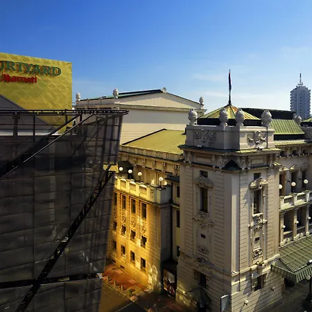 Courtyard By Marriott Center Hotel