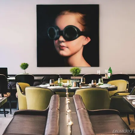 Courtyard By Marriott Center