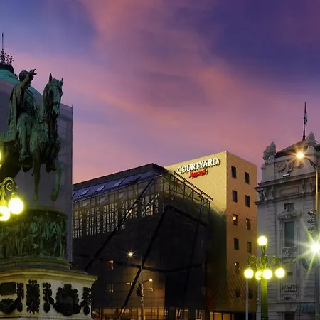 Courtyard By Marriott Center Belgrad
