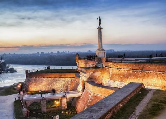 Courtyard By Marriott Center Hotell 4*