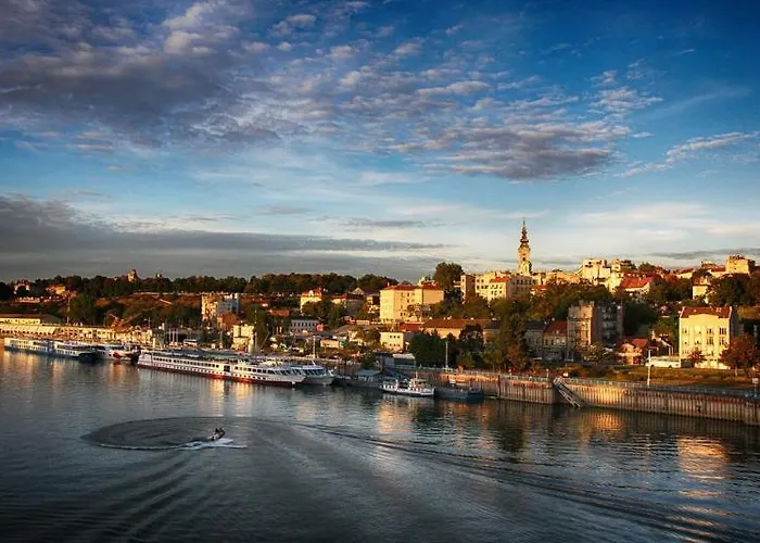 Courtyard By Marriott Center Hotell