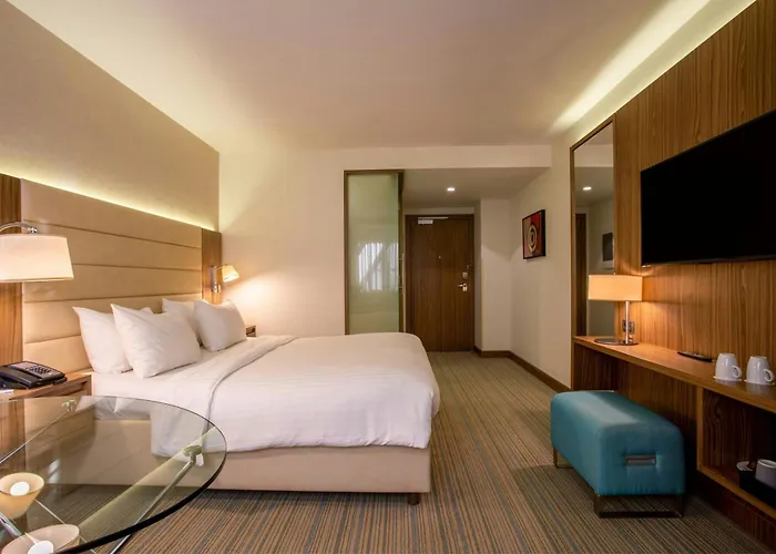 Courtyard By Marriott Center Hotel 4*