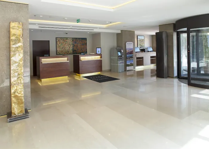 Courtyard By Marriott Center Belgrado