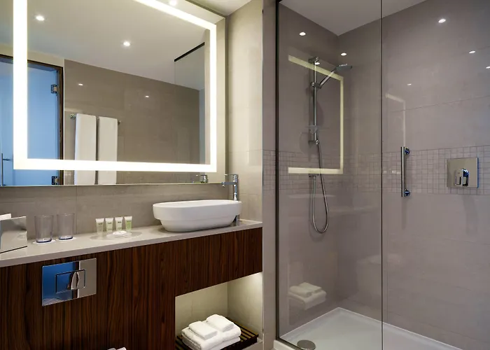 Courtyard By Marriott Center Hotell 4*