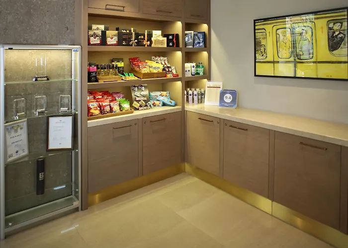 Courtyard By Marriott Center Hotell