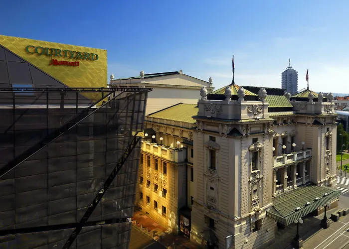 Courtyard By Marriott Center Hotell