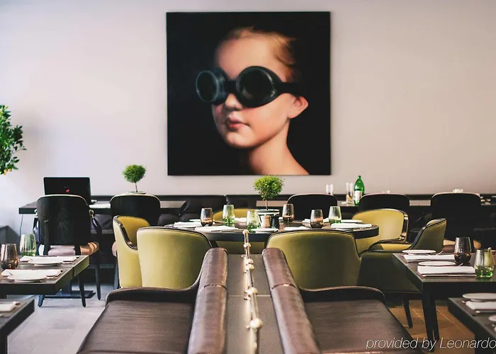 Courtyard By Marriott Center