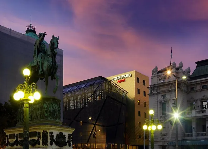 Courtyard By Marriott Center Belgrado