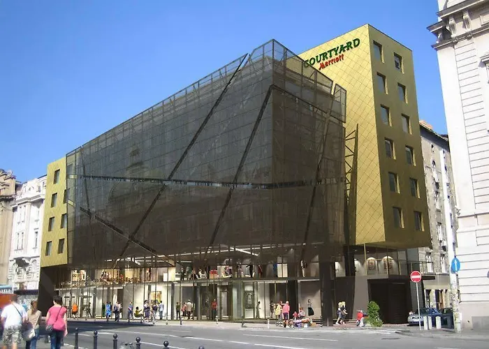 Courtyard By Marriott Center